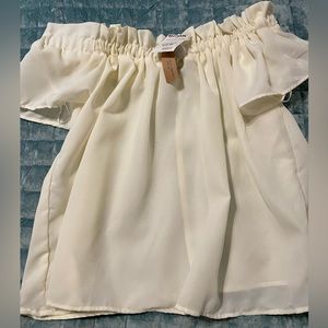 Off the shoulders sheer top!